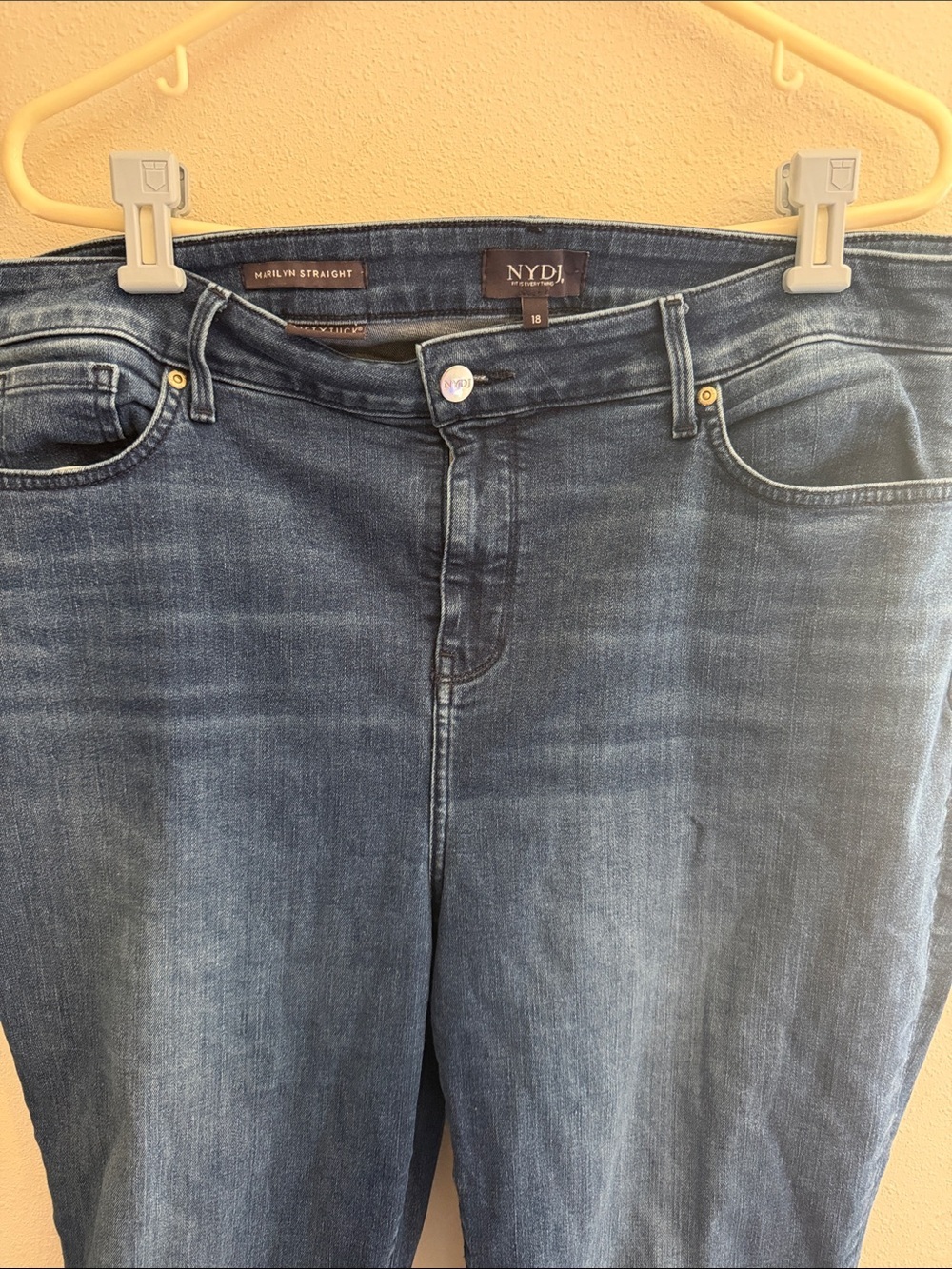 NYDJ Marilyn Straight Jeans in Medium Blue Wash